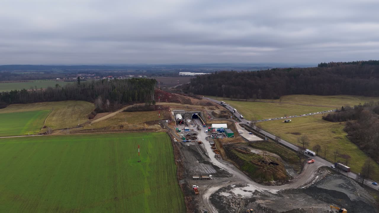 D35 Ostrov – Vysoké Mýto, tunel Homole